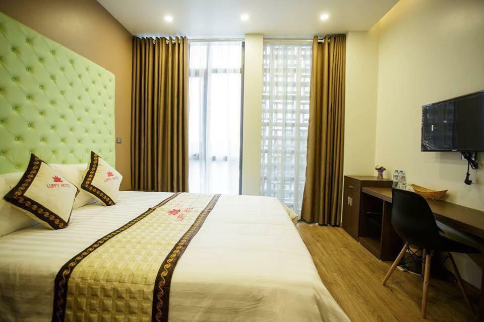 Luffy Hotel Uong Bi Bagian luar foto